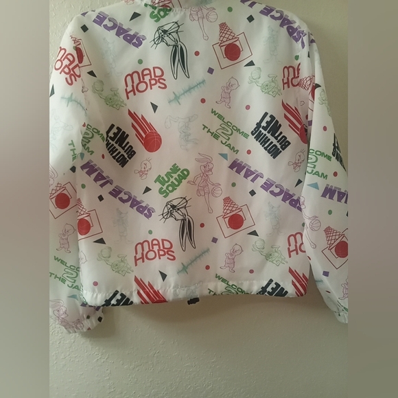 Windbreaker - Picture 11 of 11